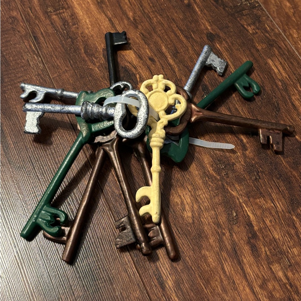 Vintage Style Decorative Key Set - Multicolor
